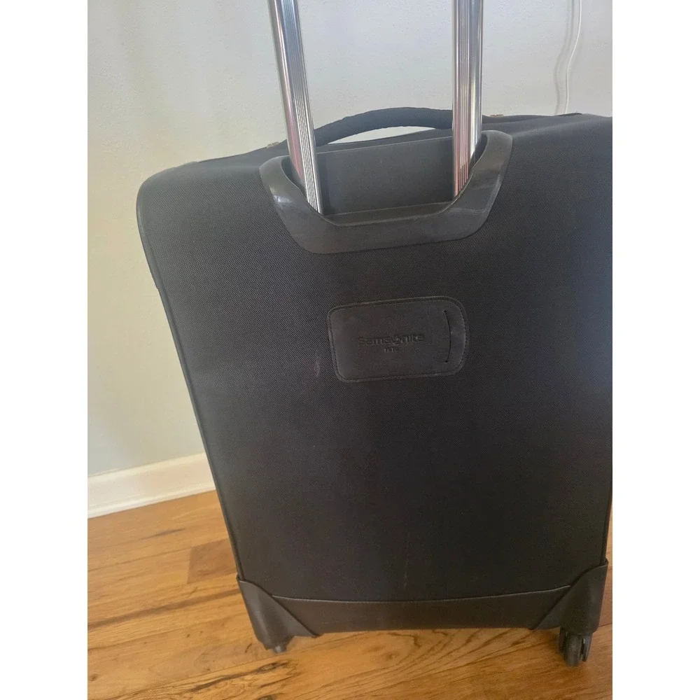 Samsonite Black Softshell 28 Inch Large Spinner Suitcase 4 Wheel Rolling Luggage